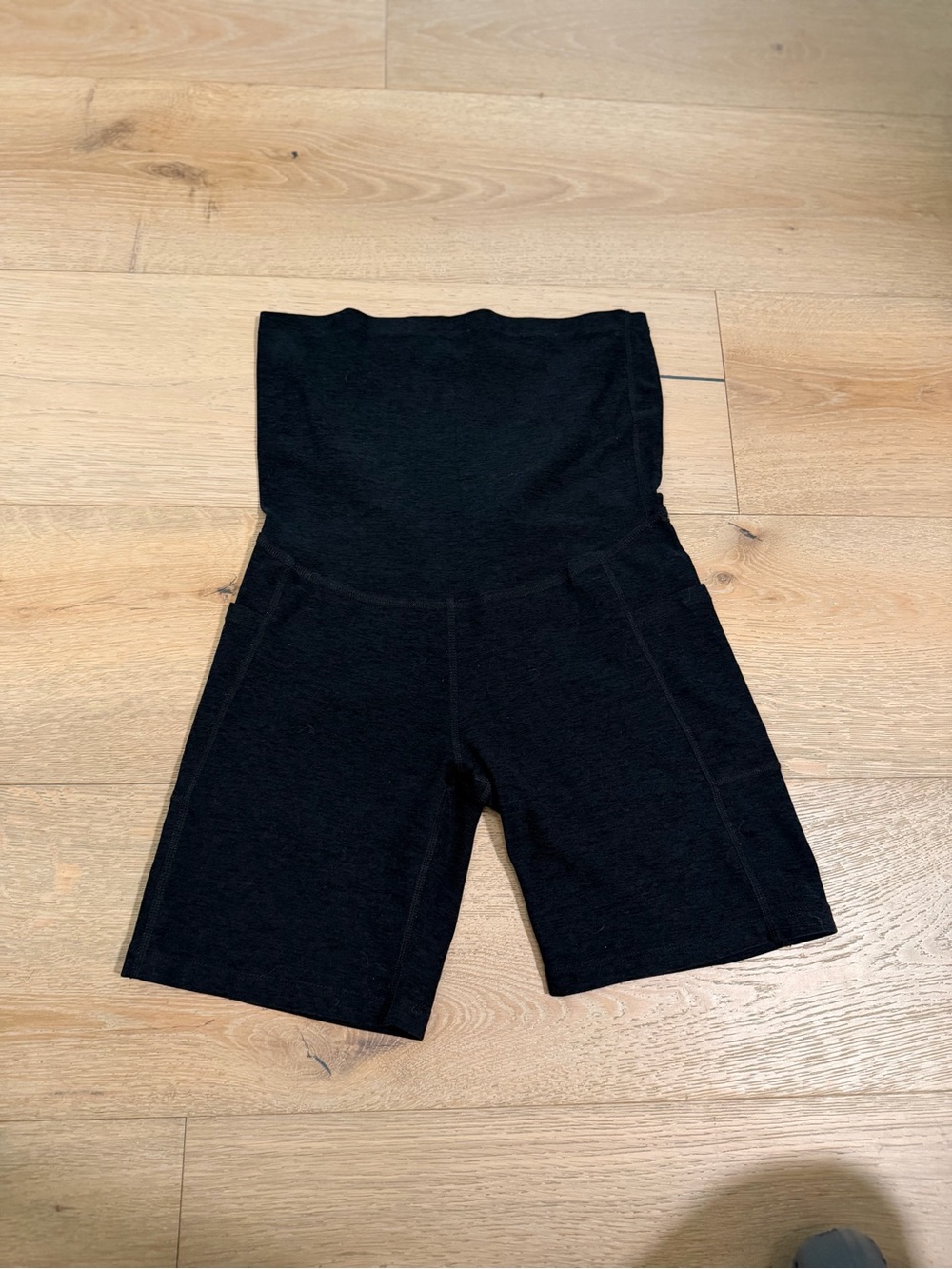 Beyond Yoga spacedye Black Maternity shorts